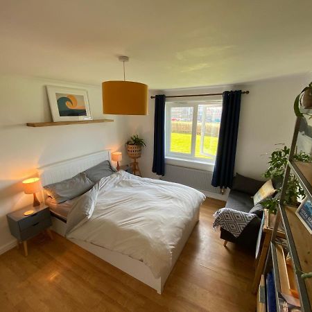 Sea Views On Fistral. Lovely Private Bedroom Newquay  Bagian luar foto