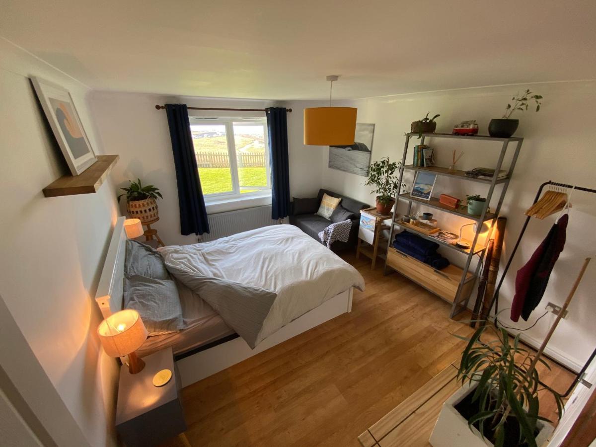 Sea Views On Fistral. Lovely Private Bedroom Newquay  Bagian luar foto