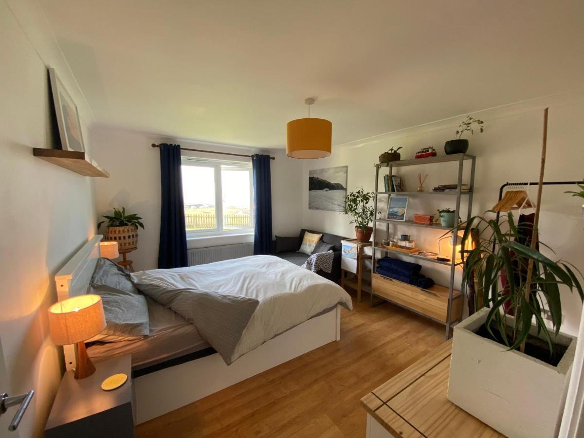 Sea Views On Fistral. Lovely Private Bedroom Newquay  Bagian luar foto